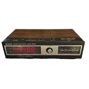 Hitachi Clock Radio KC-541H‎ Brown Woodgrain Excellent Vintage AM FM LED